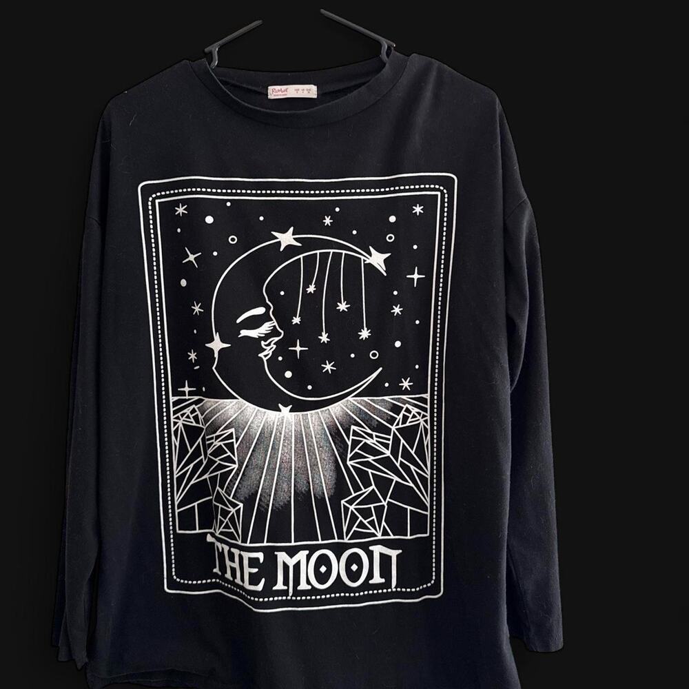 Black long sleeve shirt with